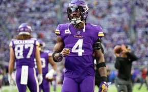 The New England Patriots are favored to sign RB Dalvin Cook